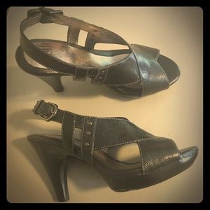 Black leather Sofft heels